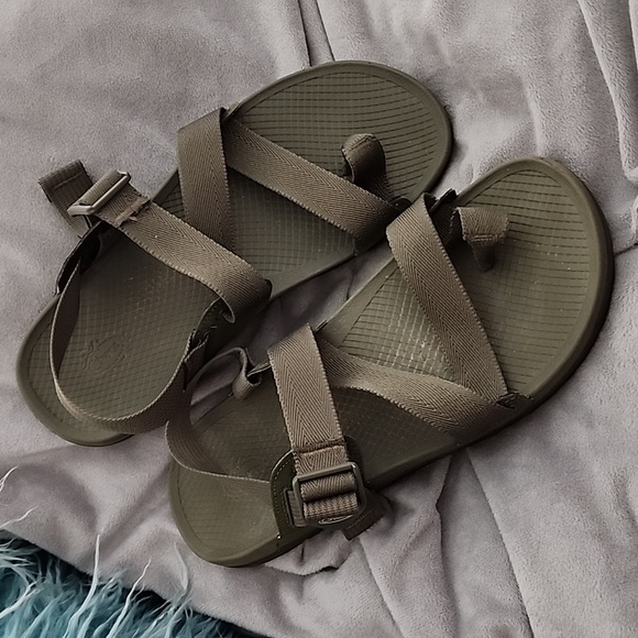 Chaco Men's size 10 Sandals. Moss green. Near new! - Picture 3 of 7